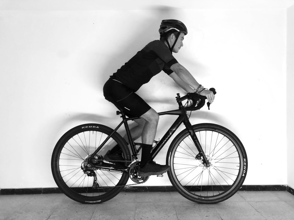 Practica la bici pero siempre buscando evitar accidentes y crecer de forma segura.