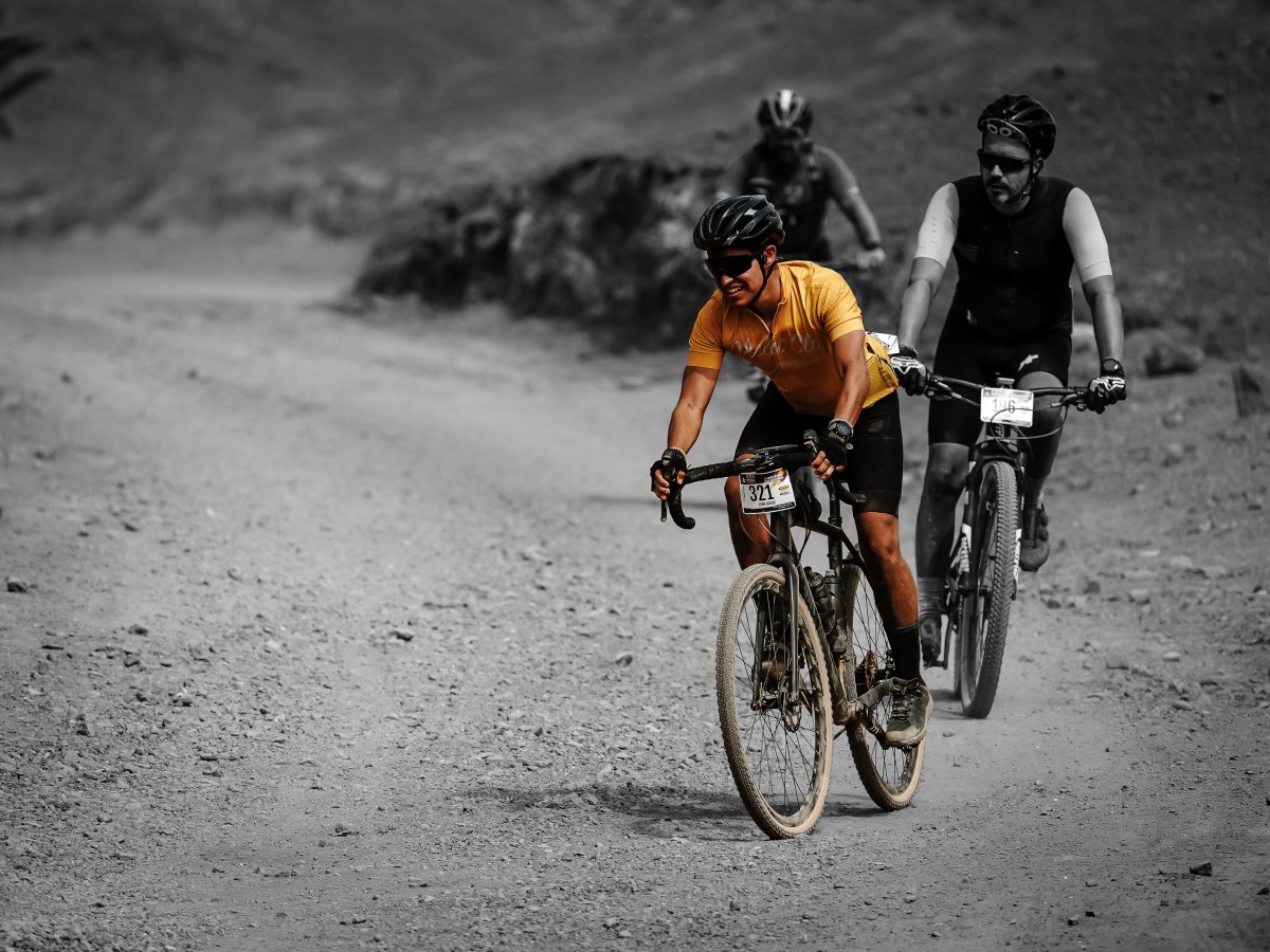 FudeNaS en Gravel: la conquista épica de Fuerteventura sobre dos&nbsp;ruedas